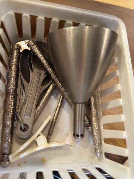 Utensils, nutcrackers, strainers