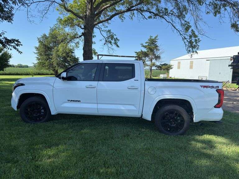 2023 Toyota Tundra SR5 pickup, 4-door, electric windows & lock, leather interior, 42425 miles, VIN #5TFLA5DBXPX110381 image