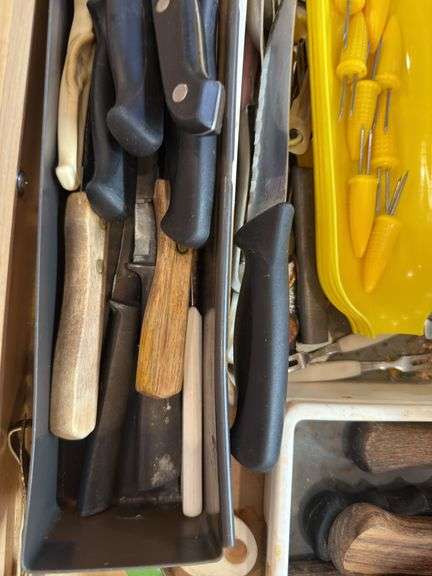 Silverware, measuring spoons, knives