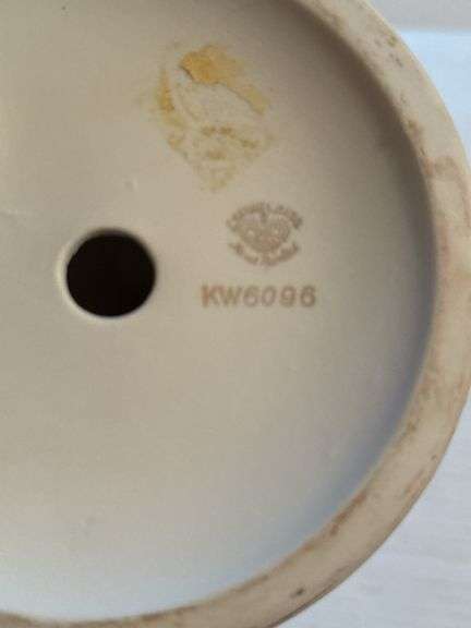 Two Cleveland Porcelain Figurine Set KW6096