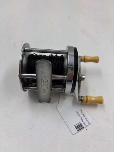 Shakespeare Model 26 Fishing Reel