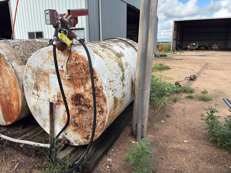 1000 gal Fuel Storage Tank with Tuthill Model 701 Pump image