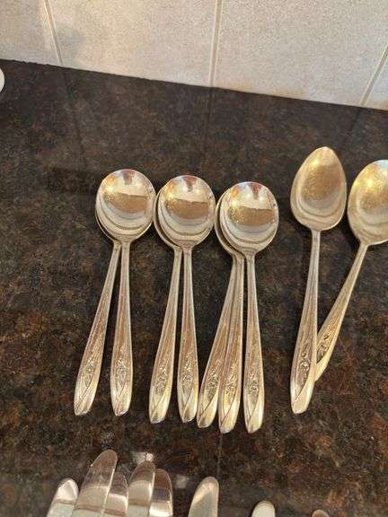 (14) Mismatched Silverware