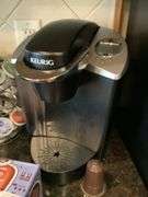 Keurig Coffee Maker with K-Cup Carousel and Kroger French Vanilla K-Cups