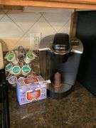 Keurig Coffee Maker with K-Cup Carousel and Kroger French Vanilla K-Cups