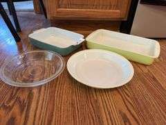 Vintage Pyrex baking ware