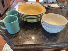 Soup bowls, two mugs, two small bowls