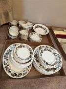 Ridgway 'Harwick' Pattern China Dinnerware Set