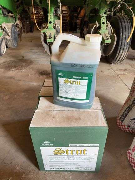 (5) 2.5-Gallon Loveland Strut Dicamba Group 4 Herbicide - 2 x 2.5 Gallon Containers image
