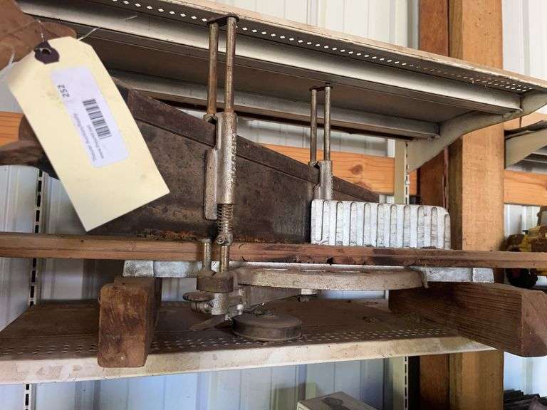 Adjustable Miter Box with Saw image