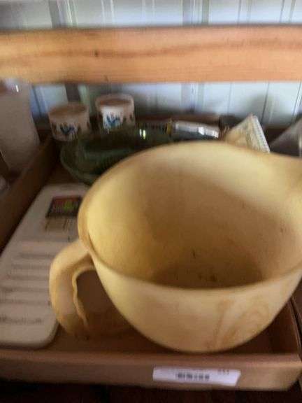 Kitchenware Lot: Mixing Bowl, Green Bowl, Ceramic Planters, and Sink Caddy image