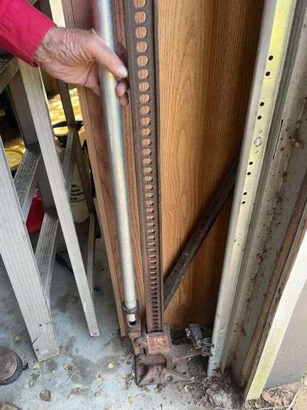 Hi-Lift Jack with Handle image