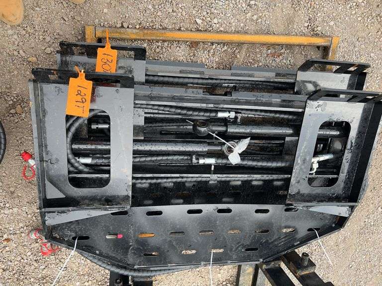 Future FT-SF60 Skid Steer Side Shift Forks - 60" 1.2T Capacity, 1500mm Length image