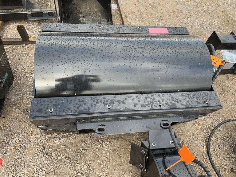 Future FT-VR39 Mini Skid Steer Vibratory Roller - 39" Width, 10-20HZ, 20-60L/min image