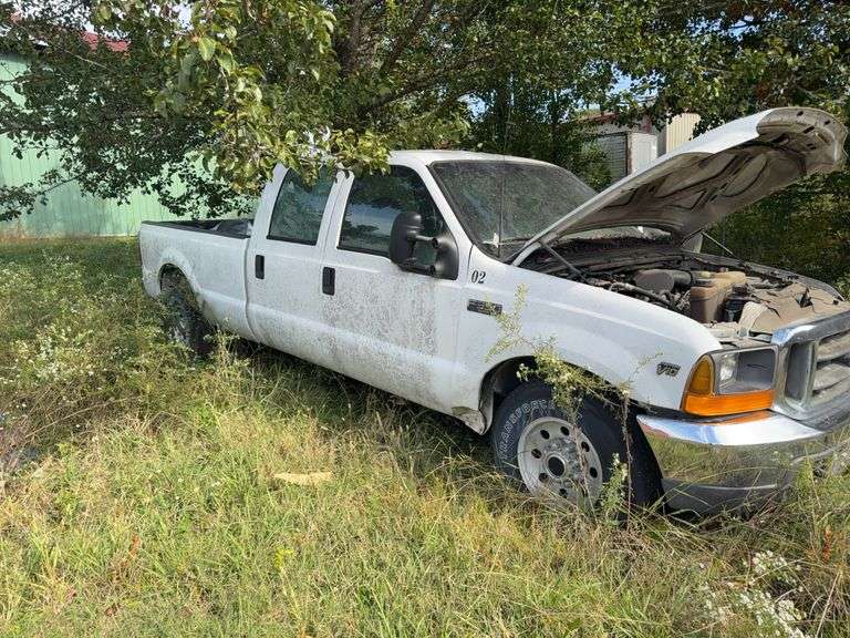 00 Ford F350 - 380K Miles - V10 Tritan image