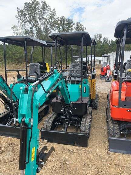 AGT MH12-Z Mini Excavator - ZONSEN 11KW Gas w/ Pilot System & EPA image