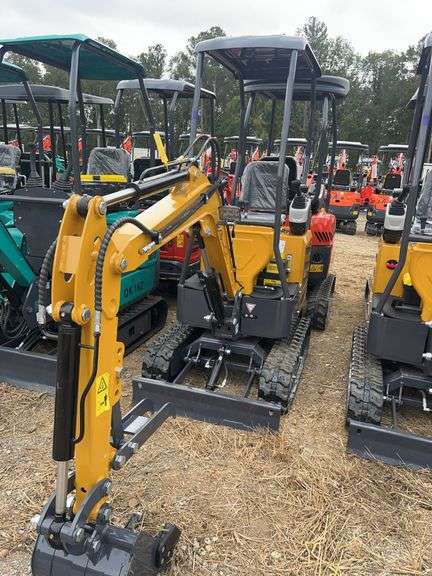 AGT MX12RX Mini Excavator - RATO 13.5HP 8.6KW Gas w/ Pilot System & EPA image