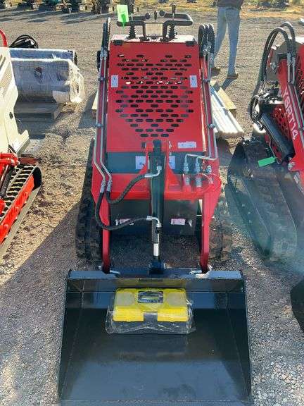 AGT YSRT14 Skid Steer Loader - RATO 15HP Gas Engine w/ EPA