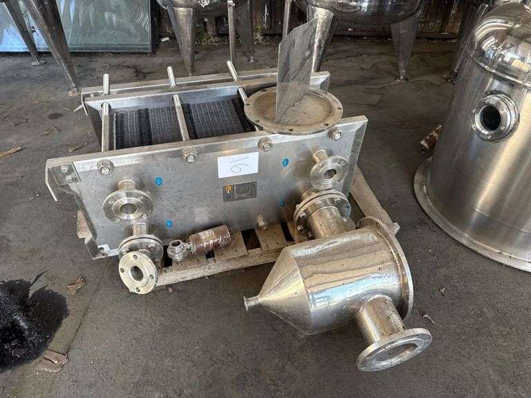 Stainless Steel Industrial Heat Exchanger Unit image
