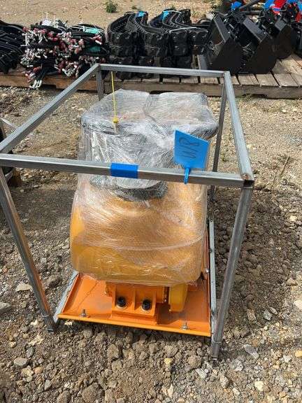 ABOSS Plate Compactor - 196CC 5KW Gas Powered Foundation Compactor image