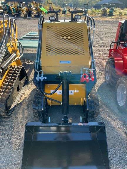 AGT MX-MRT14 Compact Track Loader - RATO 15HP 8.6KW Gas Engine w/ EPA image