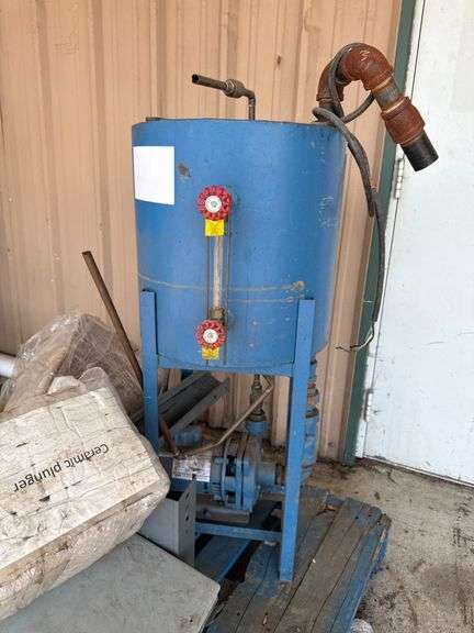 Oil Heater with Hydraulic Pump in Metal Frame image