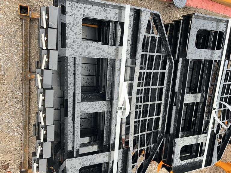 Future FT-DHC Skid Steer Forks - Heavy Duty Pallet Forks image