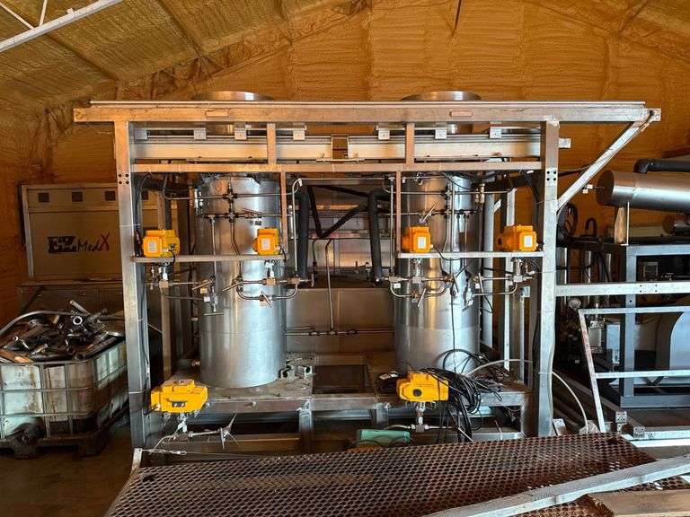 Industrial Co2 Extraction Unit (2x150L Columns) image