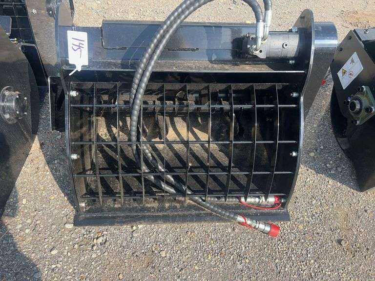 Future FT-JBD Mini Skid Steer Mixing Bucket - 32" Width, 50-200RPM, 60L/min image