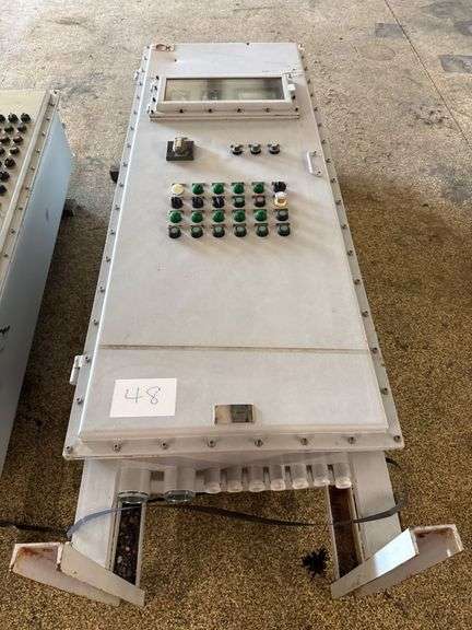 Steel Enclosed Control Panel for Extraction Process image