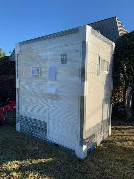 Raysky RM87-96 Mobile Structure - 110v, Complete Restroom w/ Shower & Fixtures