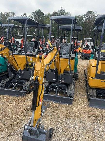 AGT MX12RX Mini Excavator - RATO 13.5HP 8.6KW Gas w/ Pilot System & EPA image