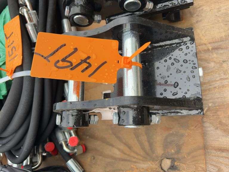 Future Quick Coupler - Fits 1-2 Ton Excavator, 1" Pin Hole image