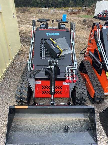 Future FT36C Skid Steer Loader - Electric Start, Open Station, 40" Bucket