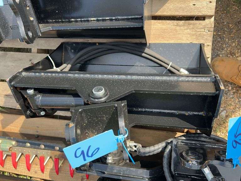 Future Tilting Excavator Bucket - 24" Width, Fits 1-2 Ton, 1" Pin Diameter image