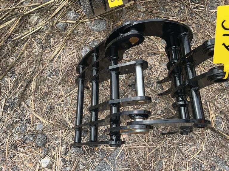 Youert Mini Excavator Wood grabber image