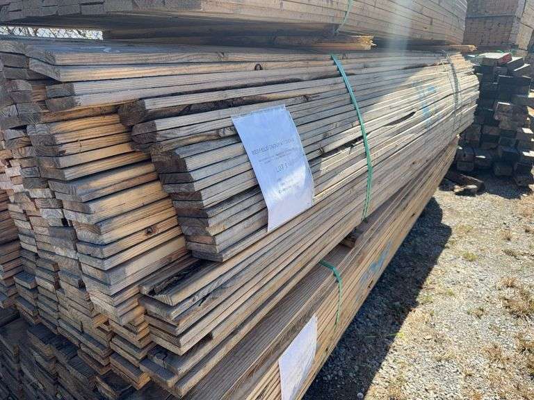 (416) 1” x 4” x 12ft Heat Treated? Construction Lumber image