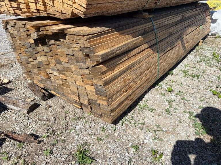 (416) 1” x 4” x 12ft Heat Treated? Construction Lumber image