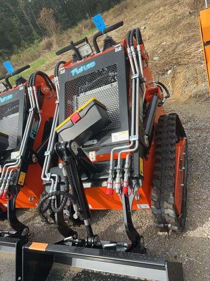 Future FT380R Skid Steer Loader - 23HP, 660lbs Operating Load, 0.15m³ Bucket