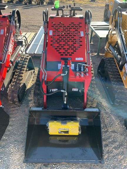 AGT YSRT14 Skid Steer Loader - RATO 15HP Gas Engine w/ EPA