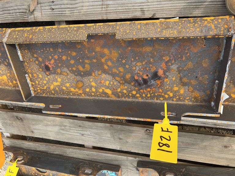 FUTURE FT-S10 Mini Skid Steer Mounting Plate - SAE J2513 image