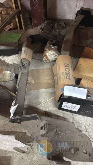 CURT 13129 Trailer Hitch, 3,500 lbs GTW, 2" Receiver, ZKELL134DW image