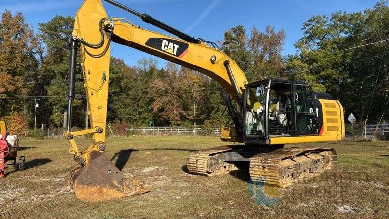 CAT 323F L Excavator, 2016 Model w/ 3062 Hours image