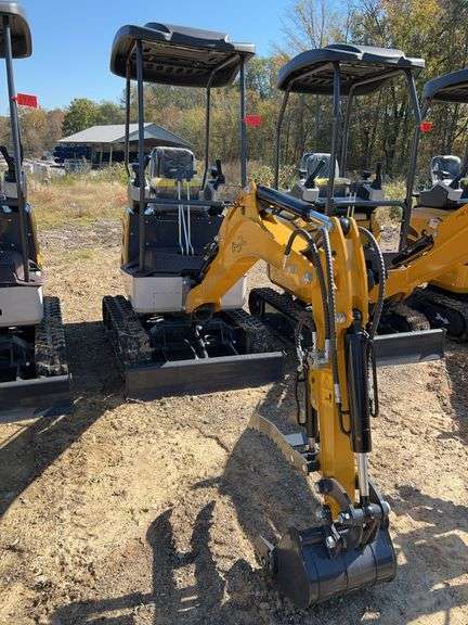 2025 CFG XZ20R Mini Excavator - 23HP image