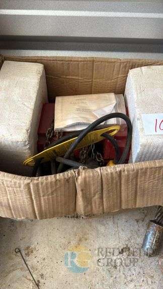 Dayton Electric Chain Hoist, 1 Ton Capacity, 115V, 10 ft Lift image