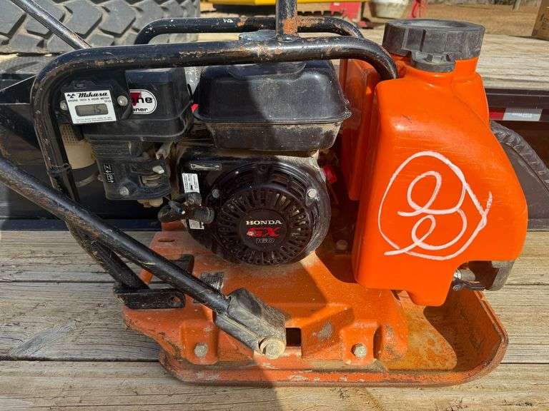 MultiQuip MVC88VTHW Plate Compactor w/ Honda GX160 Motor image