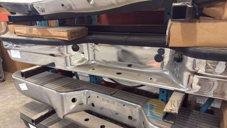 Luverne 6" Step Bumper, Chrome Finish, 9000 lbs Capacity, Serial A 256965 image