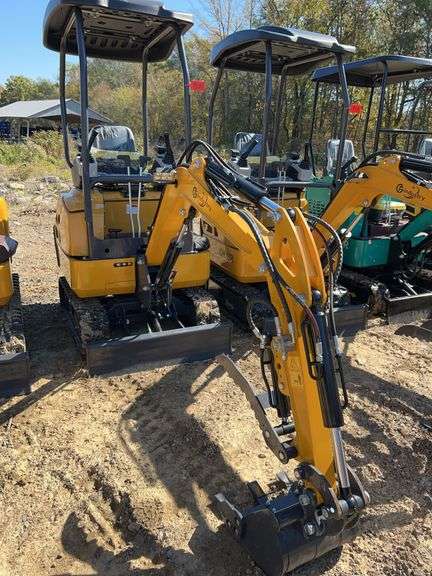 2025 CFG QK18R Mini Excavator - 13.5HP w/Pilot Controls image