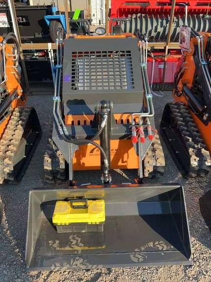 2025 ARTEER QB-480 - Track Skid Steer Loader w/ 25HP RATO Gas Engine & EPA/CE Cert image