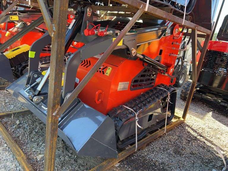 2025 YOUERT YOU-380 Mini Skid Steer Loader - 27HP image